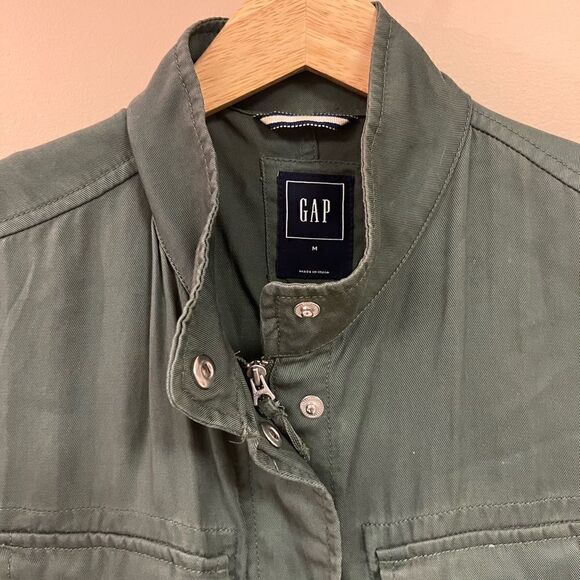 Gap army green lightweight vest zip up vest Sz M - Picture 7 of 7